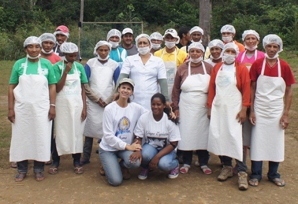 Realizado curso de produção caseira de farinha de mandioca no Guariba
