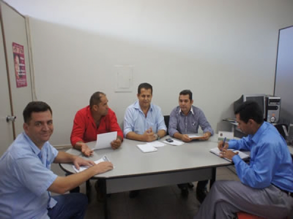 Deputado Federal Valtenir (PSB) Sinalizou que  o Municipio de Aripuanã foi contemplado com mais quarenta e cinco casas  Populares.